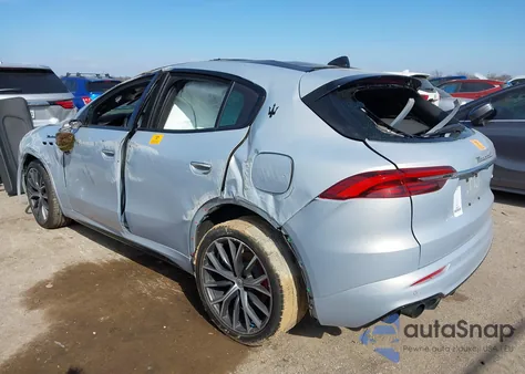 2023 Maserati Grecale Modena z USA, uszkodzony, nr VIN ZN682AVM4P7433772